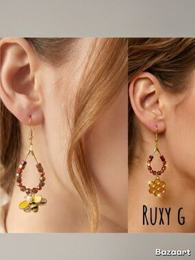 Gold and Brown Bee 🐝 and honeycomb Earrings